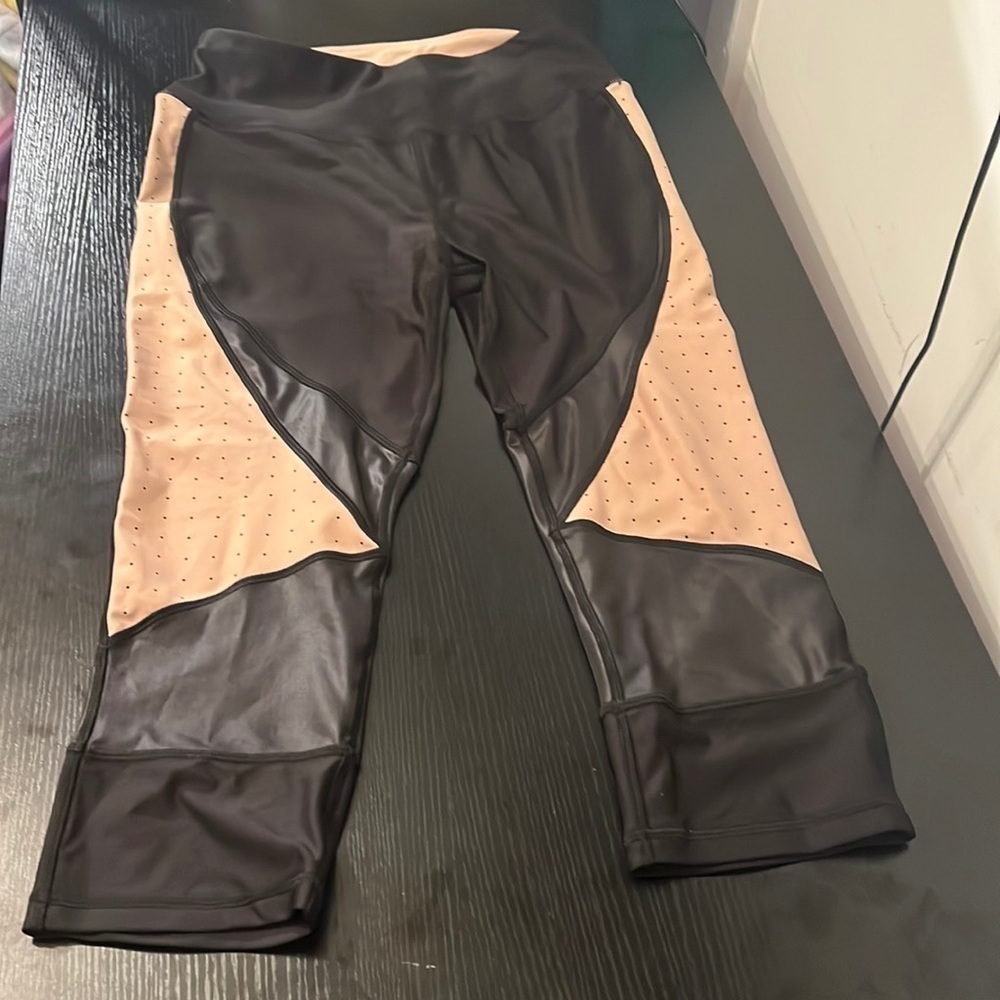 C&C California workout capri pants